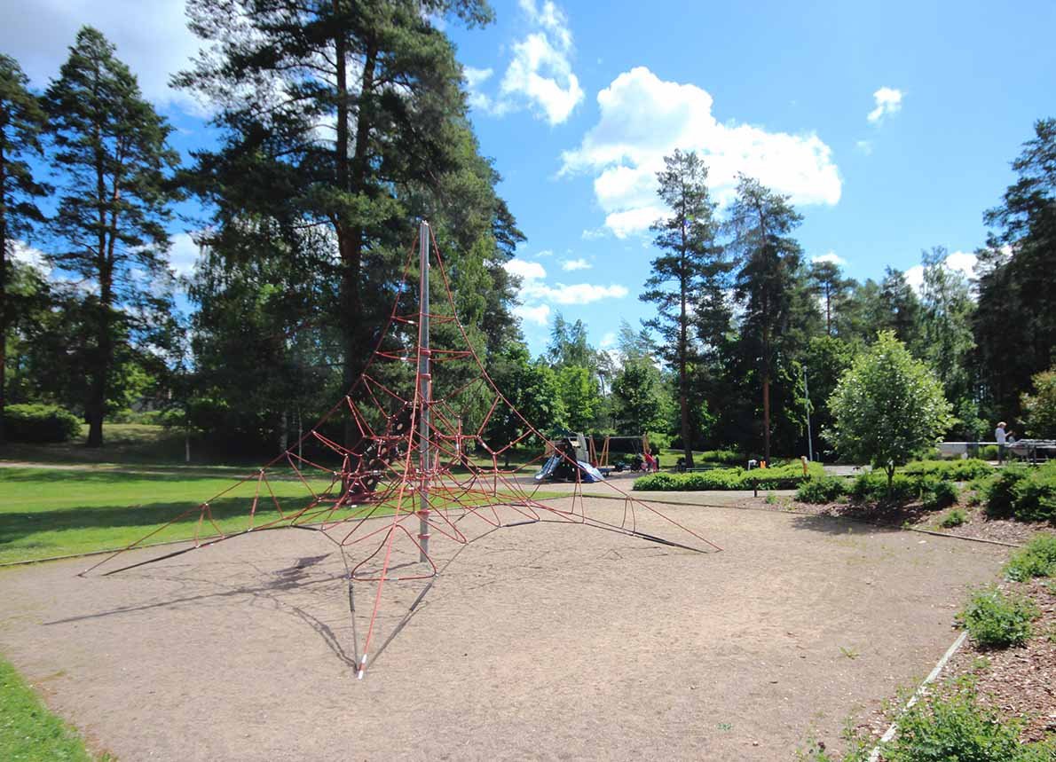 Kaupunkisillan maauimala - Kuva: Tony Hagerlund